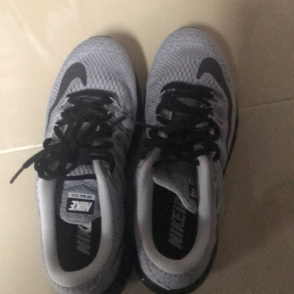 Women’s Nike air max size 9